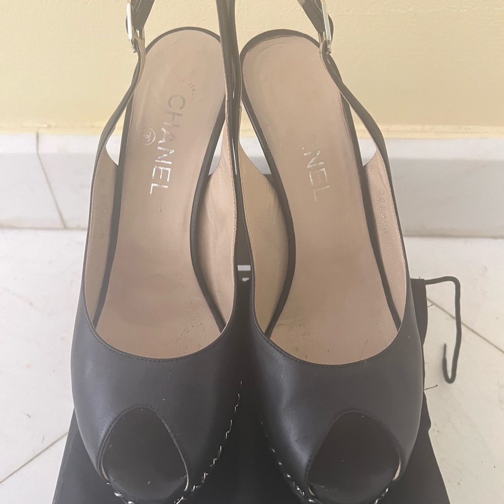 Chanel shoes - Picture 3 of 10